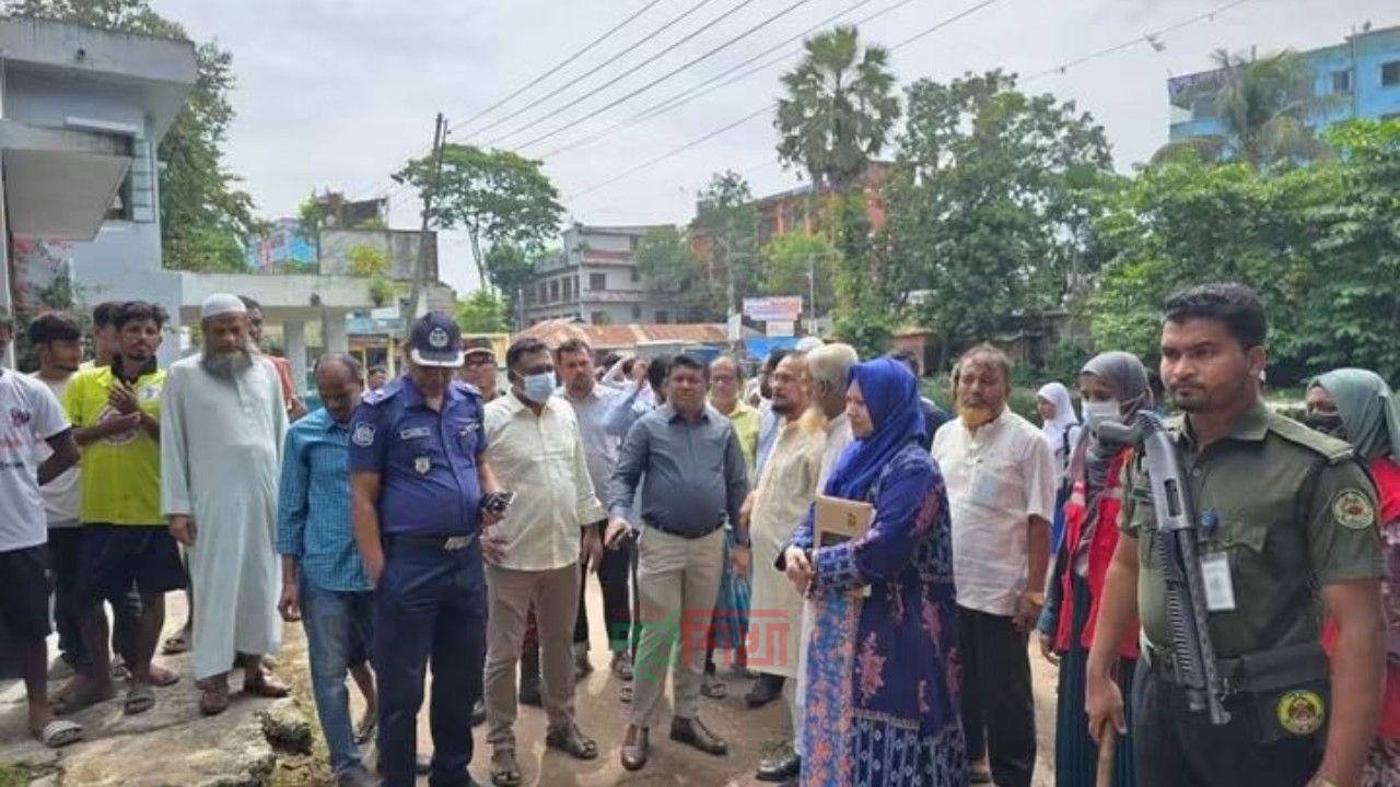চাটখিলে ডেঙ্গু প্রতিরোধে উপজেলা পরিষদের উদ্যোগে পরিচ্ছন্নতা ও মশক নিধন অভিযান