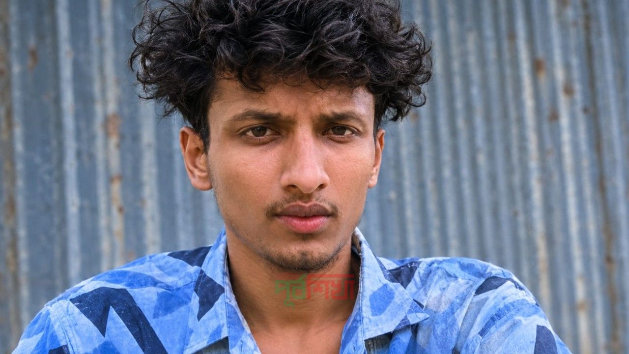  চাটখিলে চিহ্নিত সন্ত্রাসী ও মাদক কারবারি চয়ন পুলিশের তাড়া খেয়ে মোটর সাইকেল রেখে পালিয়ে যায়, ৩০ পিস ইয়াবা উদ্ধার